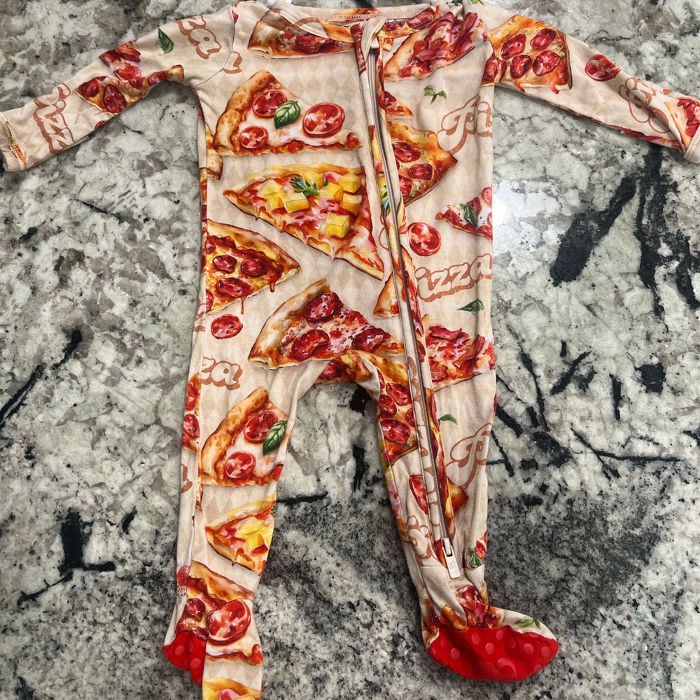 Bums & Roses Pizza My Heart Bamboo Sleeper